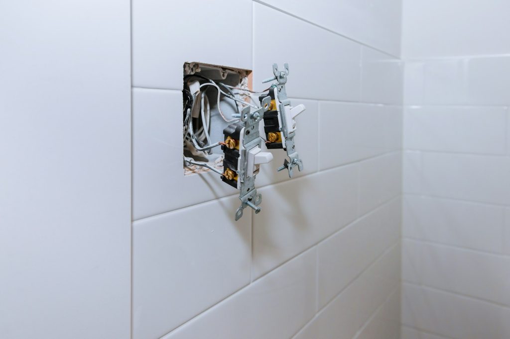 Installation process of electrical switch sockets in the bathroom